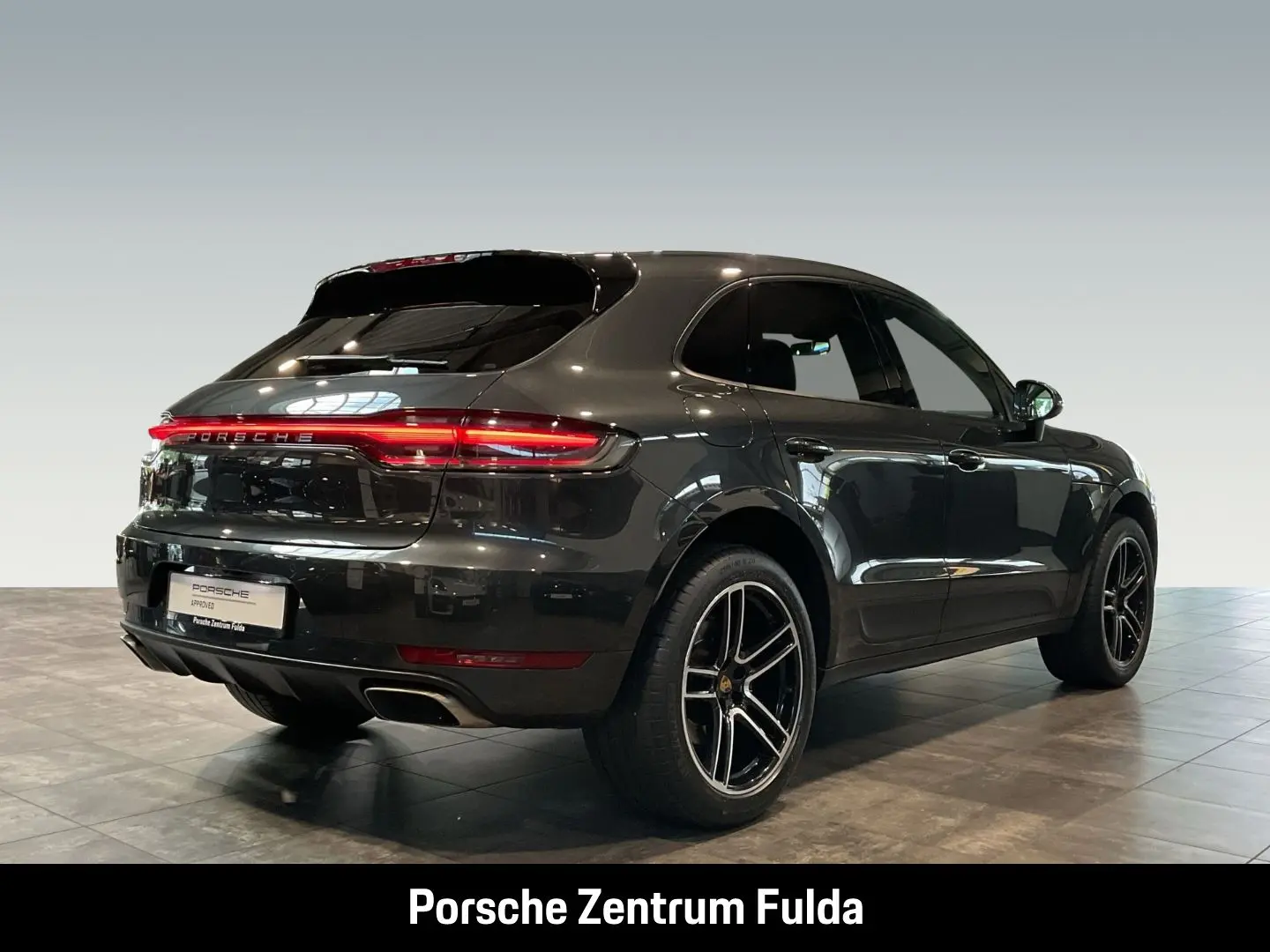 Macan Panoramadach Rückfahrkamera Vulkangrau LED