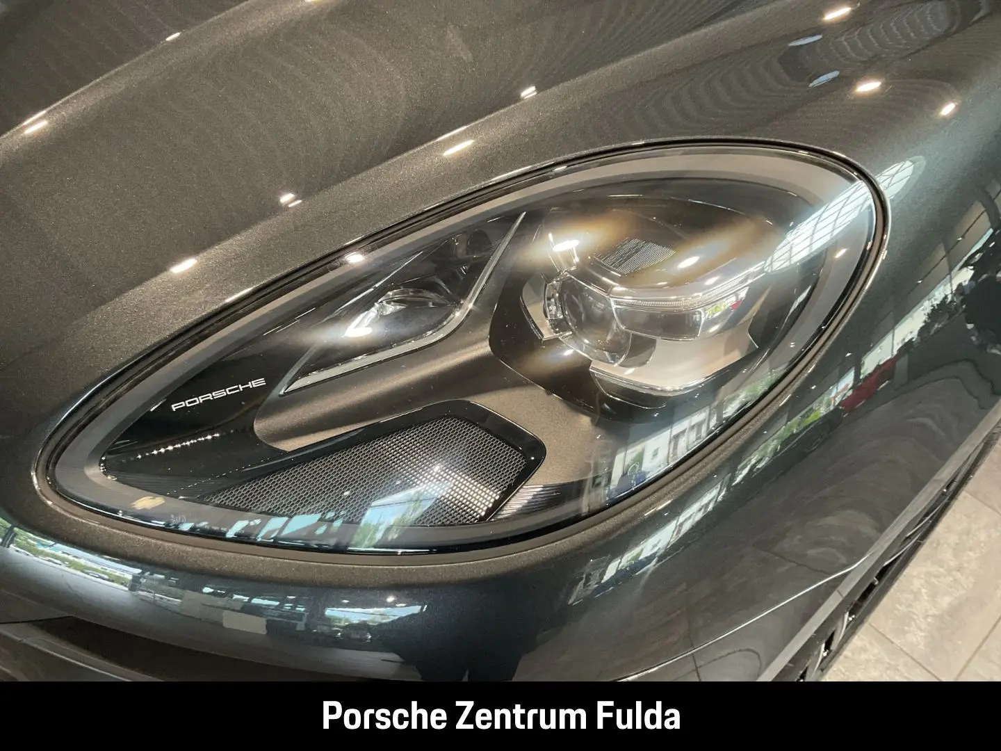 Macan Panoramadach Rückfahrkamera Vulkangrau LED
