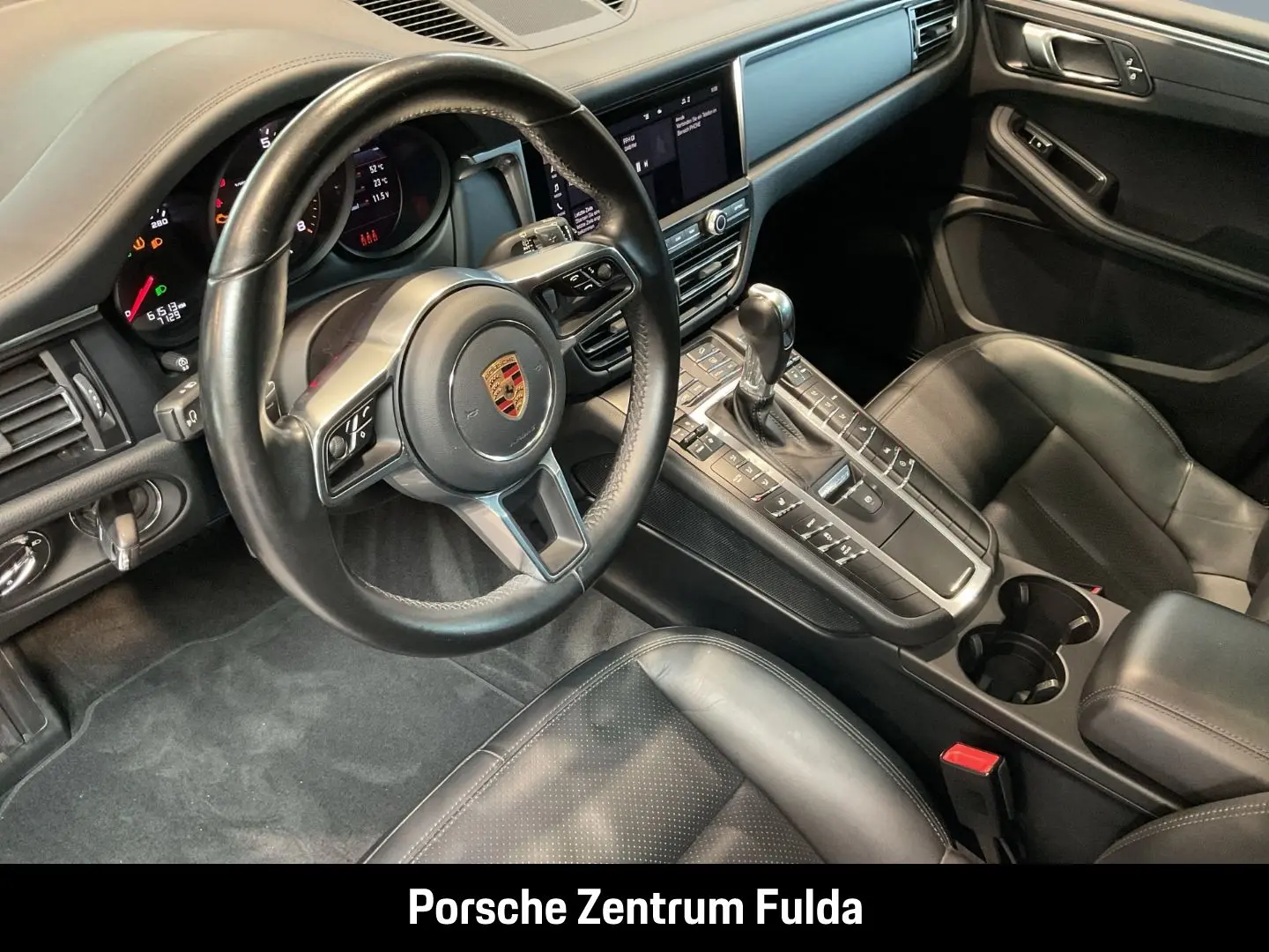 Macan Panoramadach Rückfahrkamera Vulkangrau LED