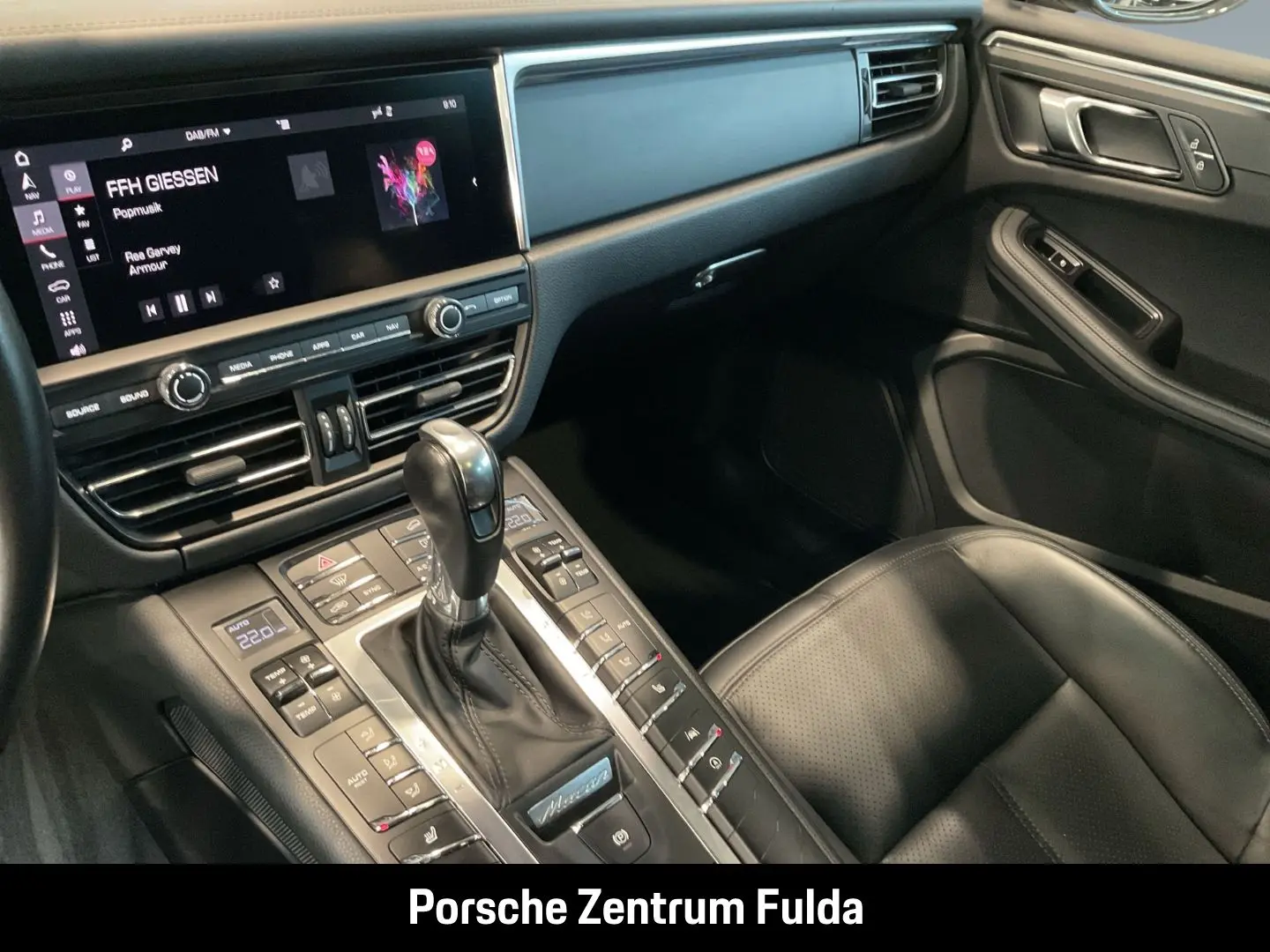 Macan Panoramadach Rückfahrkamera Vulkangrau LED