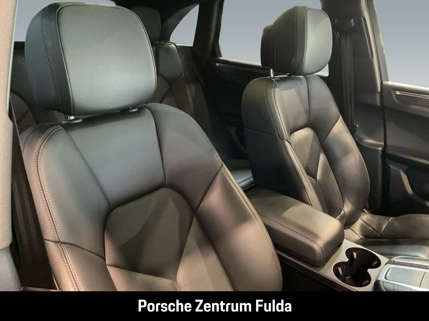 Macan Panoramadach Rückfahrkamera Vulkangrau LED
