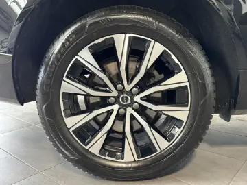 XC60 B4 D AWD Plus Dark NAV+LED+PANORAMA+AHK+H&K
