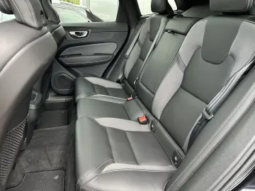 XC60 B4 D AWD Plus Dark NAV+LED+PANORAMA+AHK+H&K