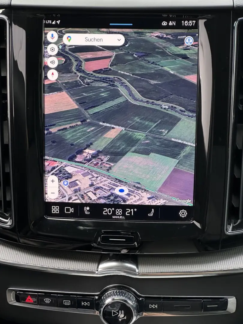 XC60 B4 D AWD Plus Dark NAV+LED+PANORAMA+AHK+H&K