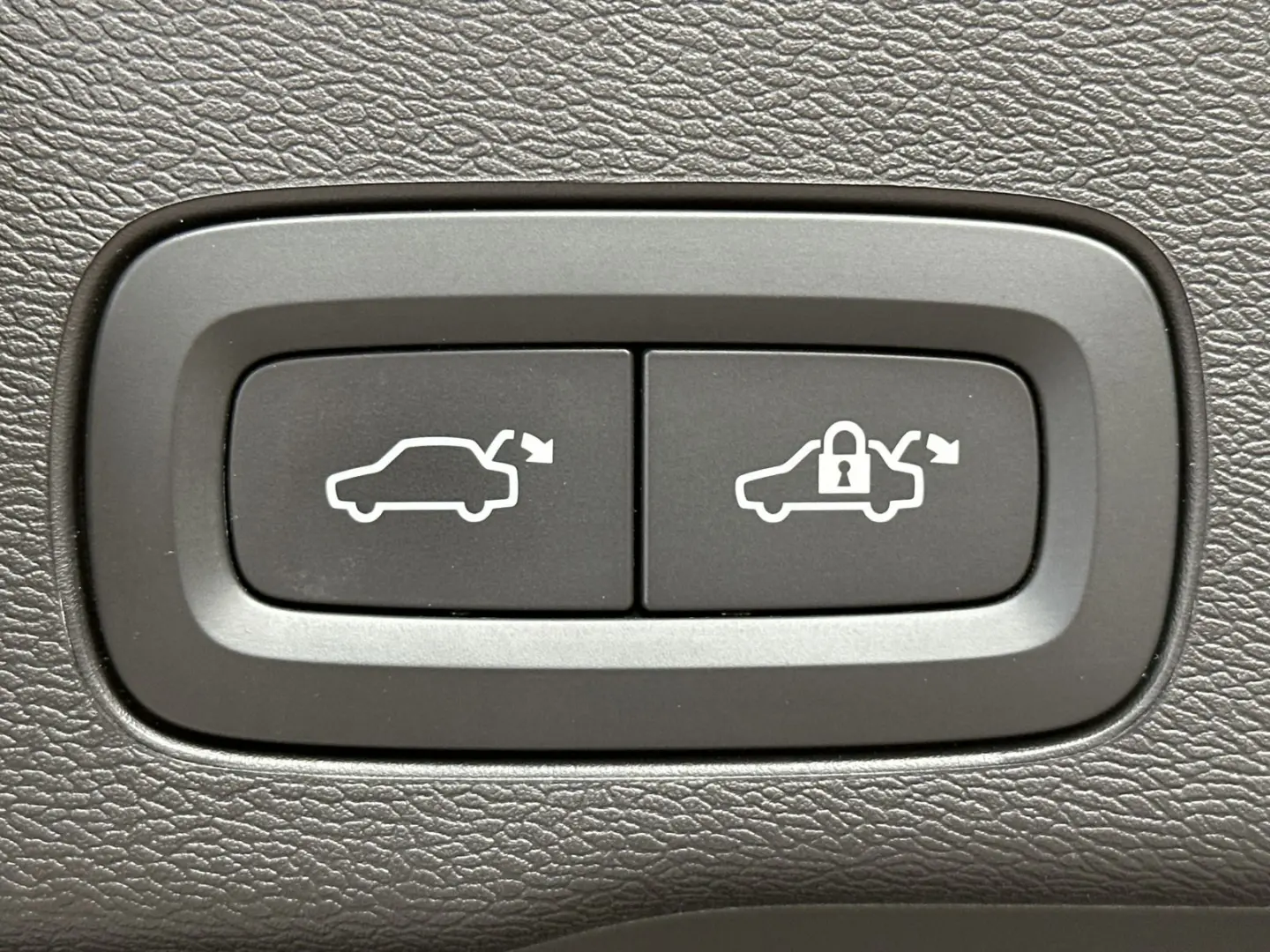 XC60 B5 AWD Ultimate Dark NAV+LED+ACC+360°+PANO
