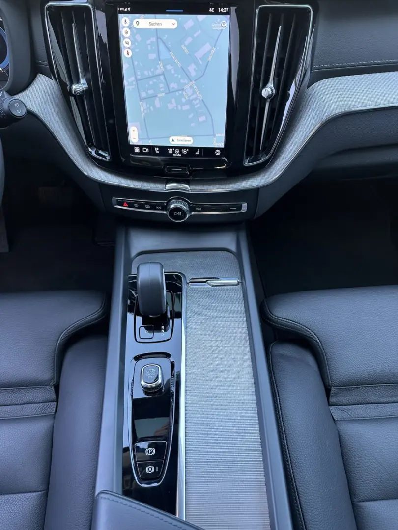 XC60 B5 AWD Ultimate Dark NAV+LED+ACC+360°+PANO