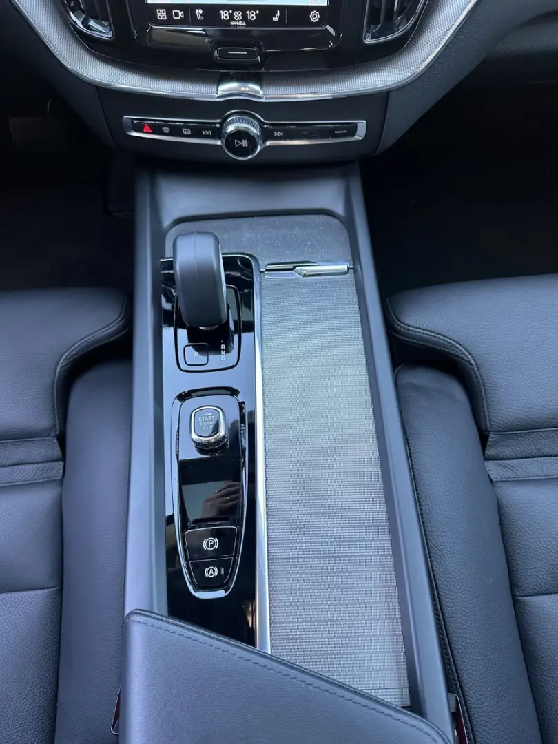 XC60 B5 AWD Ultimate Dark NAV+LED+ACC+360°+PANO