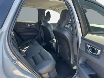 XC60 B4 Diesel AWD Plus Dark 19'' Allwetter AHK 