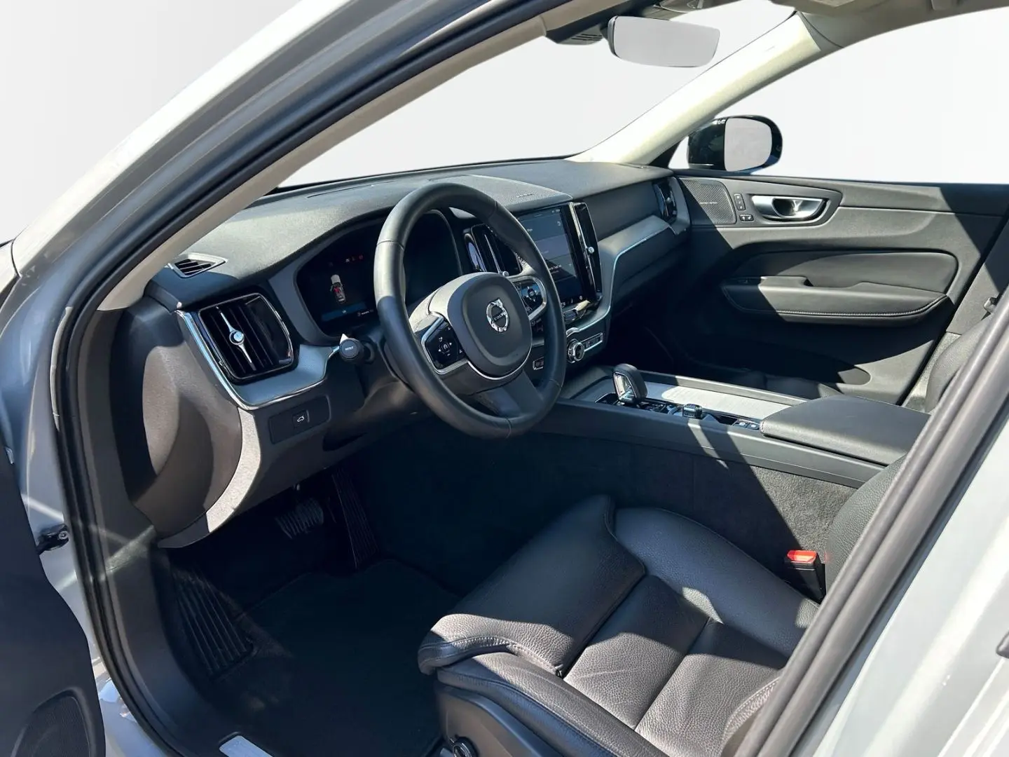 XC60 B4 Diesel AWD Plus Dark 19'' Allwetter AHK 