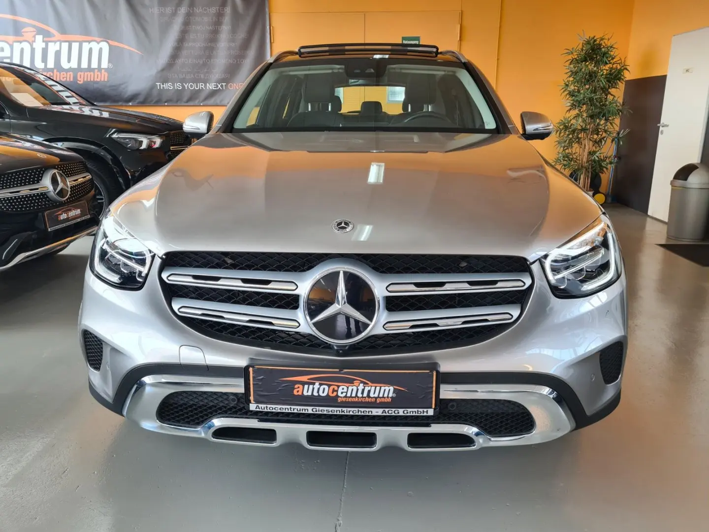 GLC 300de Exkl int*Airmtc*Pano*ACC*Memo*AHK*360°