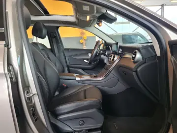 GLC 300de Exkl int*Airmtc*Pano*ACC*Memo*AHK*360°