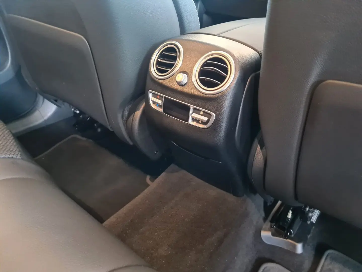 GLC 300de Exkl int*Airmtc*Pano*ACC*Memo*AHK*360°
