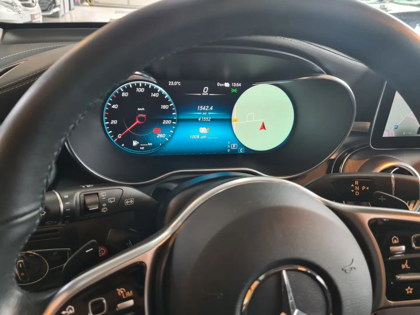 GLC 300de Exkl int*Airmtc*Pano*ACC*Memo*AHK*360°