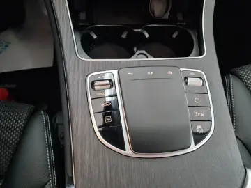 GLC 300de Exkl int*Airmtc*Pano*ACC*Memo*AHK*360°