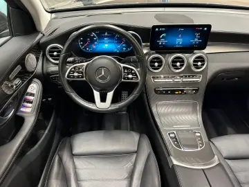 GLC300 e 4M *AMG LINE*PANO*BURMESTER*AHK*360°*
