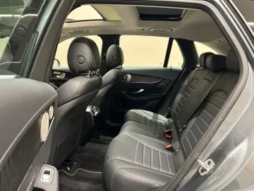GLC300 e 4M *AMG LINE*PANO*BURMESTER*AHK*360°*