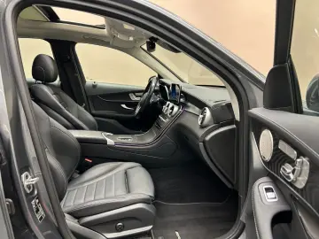 GLC300 e 4M *AMG LINE*PANO*BURMESTER*AHK*360°*