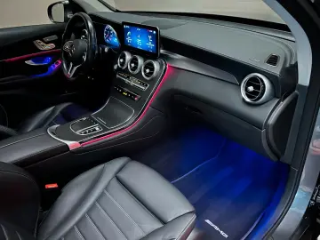 GLC300 e 4M *AMG LINE*PANO*BURMESTER*AHK*360°*