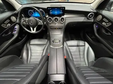 GLC300 e 4M *AMG LINE*PANO*BURMESTER*AHK*360°*