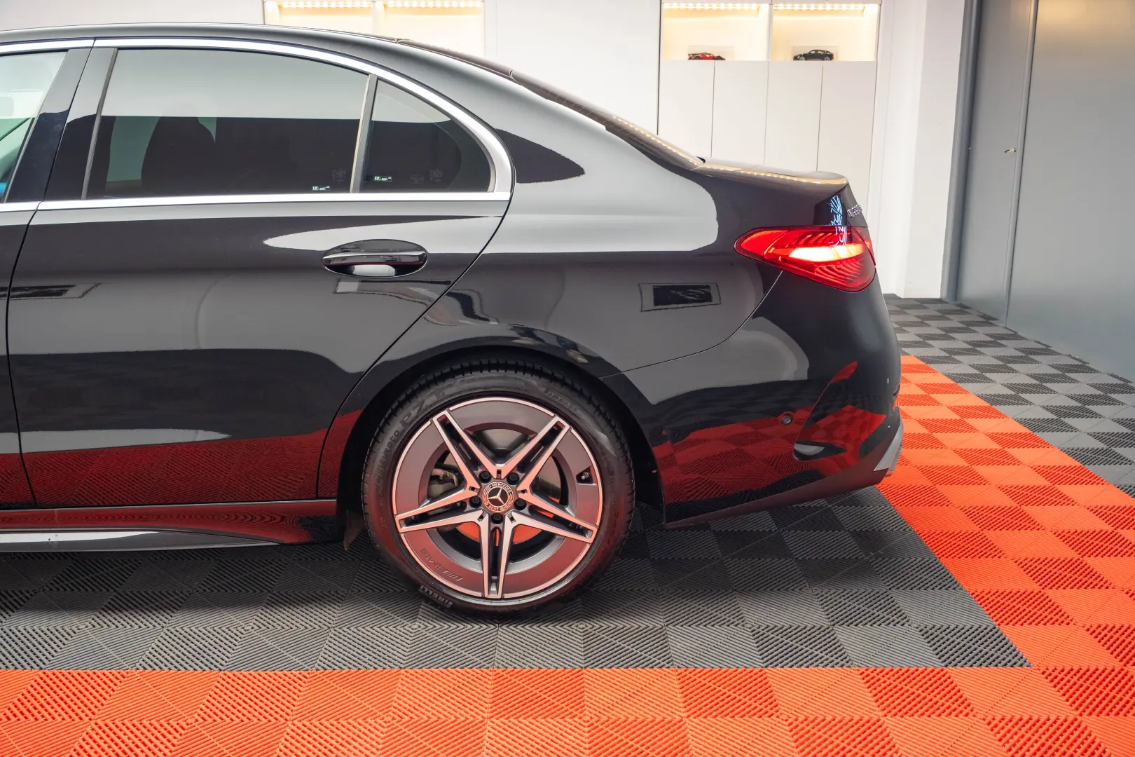 Mercedes-Benz C220d AMG-line