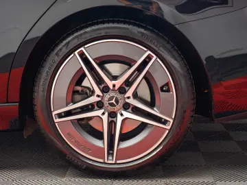 Mercedes-Benz C220d AMG-line