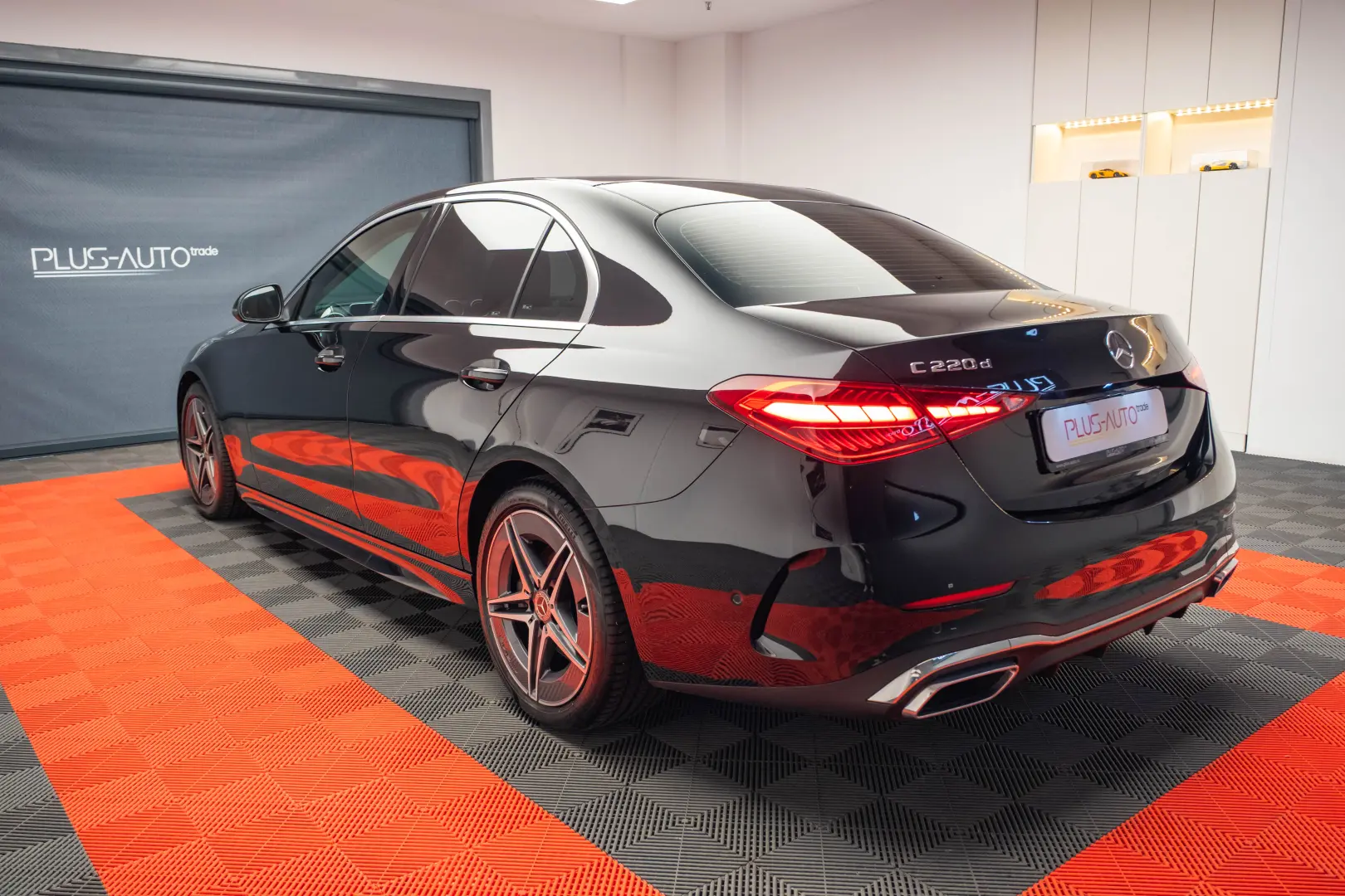 Mercedes-Benz C220d AMG-line