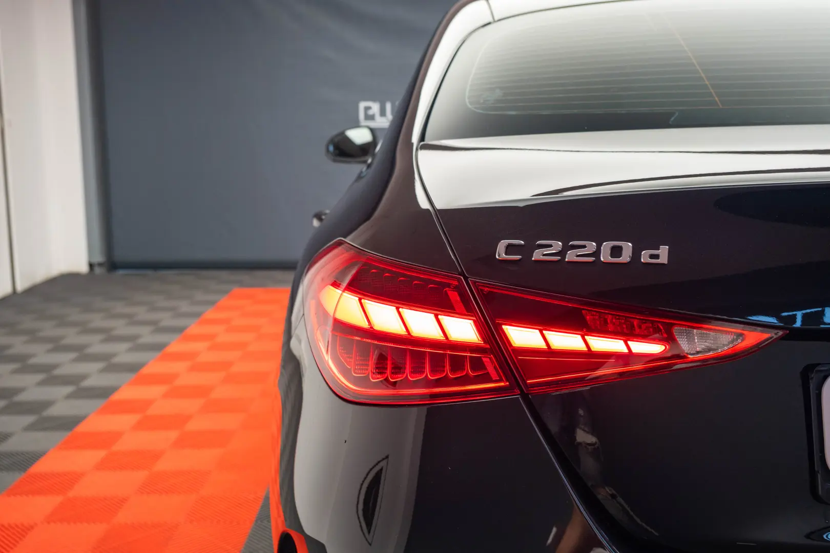 Mercedes-Benz C220d AMG-line