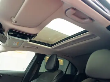Mercedes-Benz C220d AMG-line