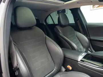 Mercedes-Benz C220d AMG-line