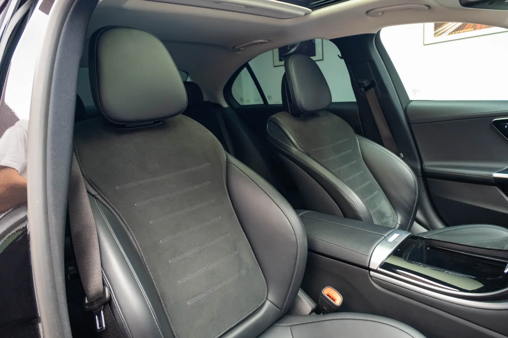 Mercedes-Benz C220d AMG-line