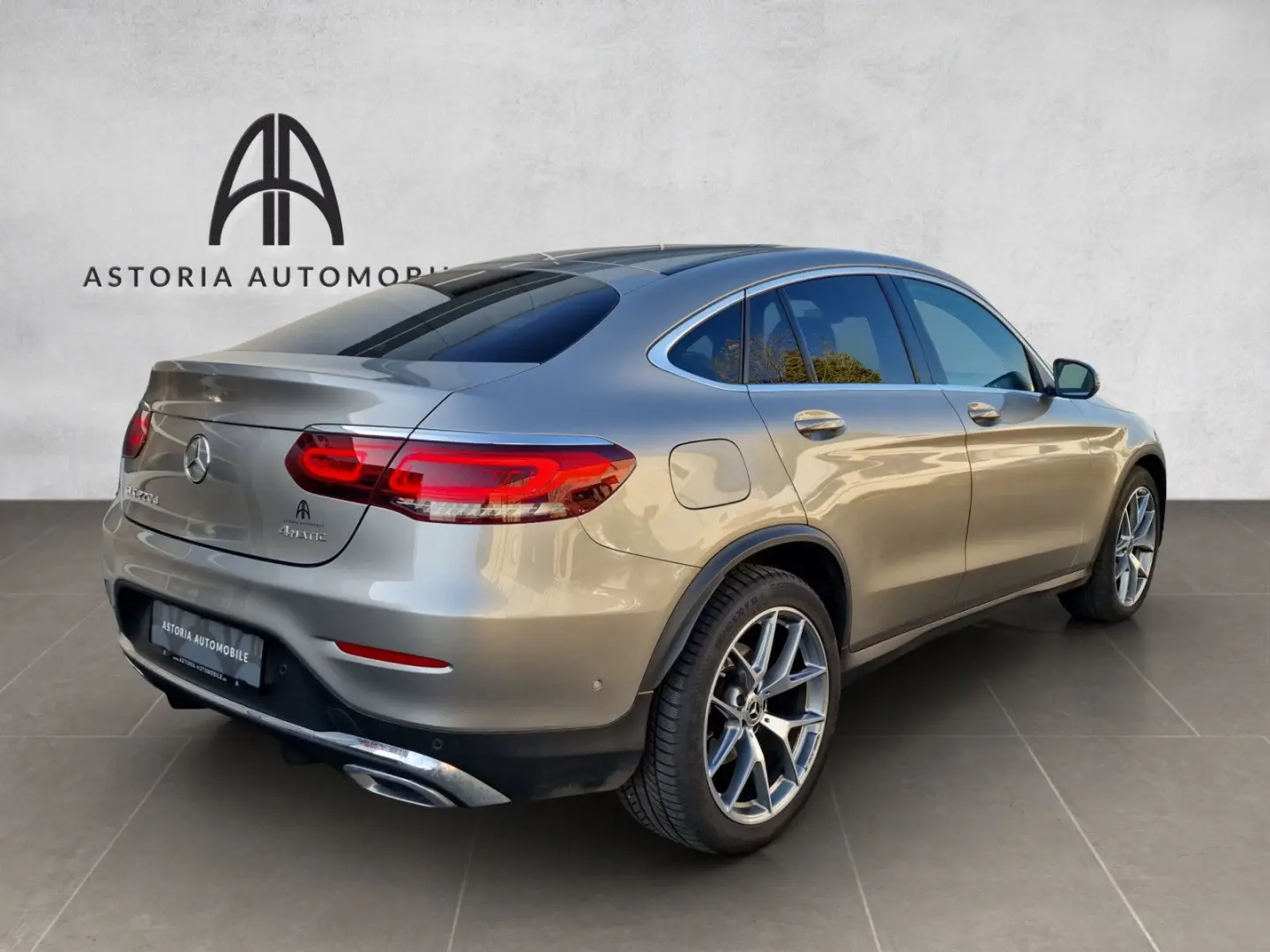 GLC 220 d 4M Coupe AMG Pano Burmest. AHK Distron