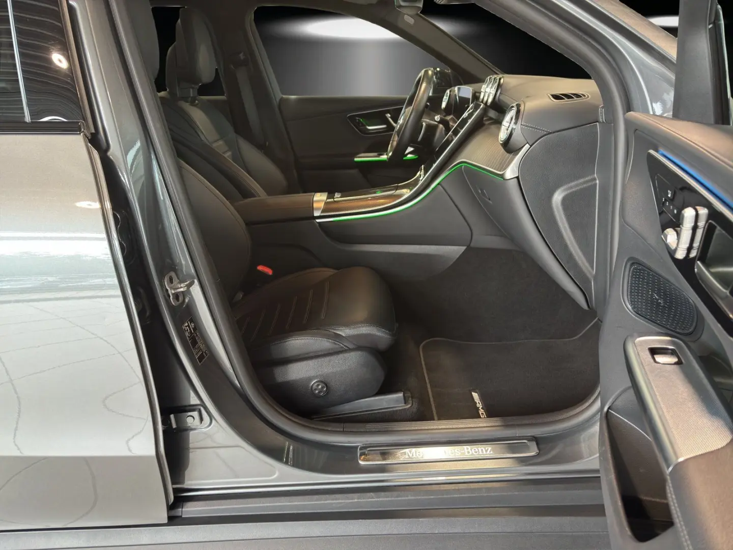 GLC 200 AMG Premium DISTRO Pano Memo KeyGo Night