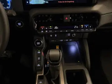 Toyota LC 250 - EXECUTIVE-360 KAMERA-COOL BOX-LED