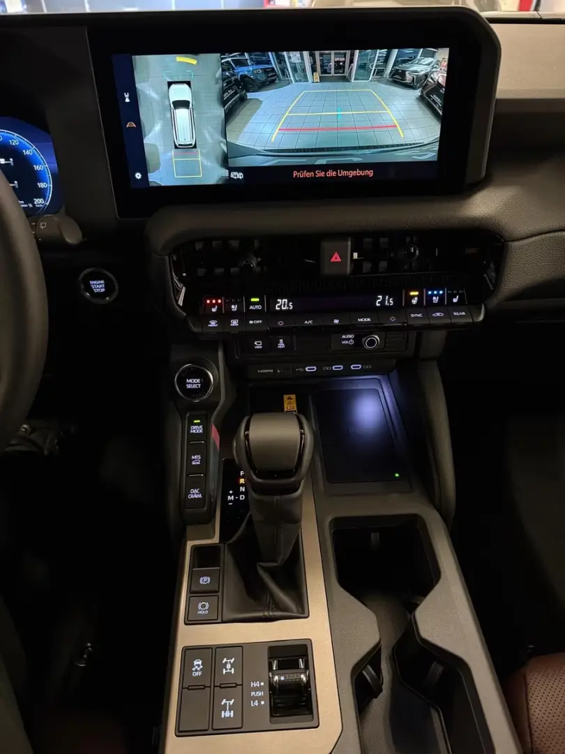 Toyota LC 250 - EXECUTIVE-360 KAMERA-COOL BOX-LED