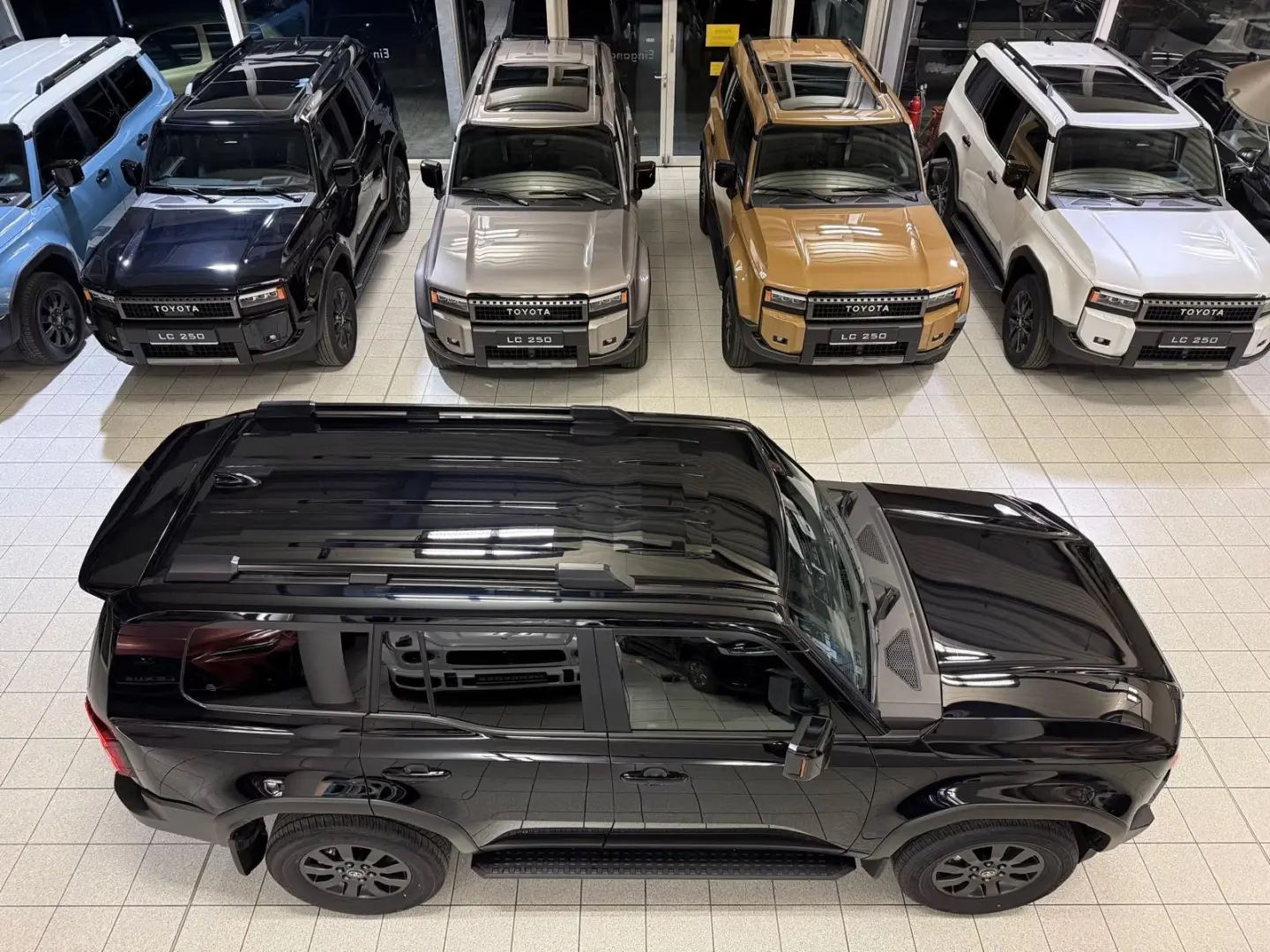 Toyota LC 250 - EXECUTIVE-360 KAMERA-COOL BOX-LED