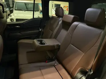 Toyota LC 250 - EXECUTIVE-360 KAMERA-COOL BOX-LED