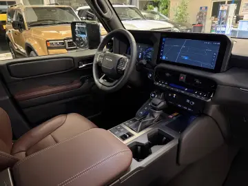 Toyota LC 250 - EXECUTIVE-360 KAMERA-COOL BOX-LED
