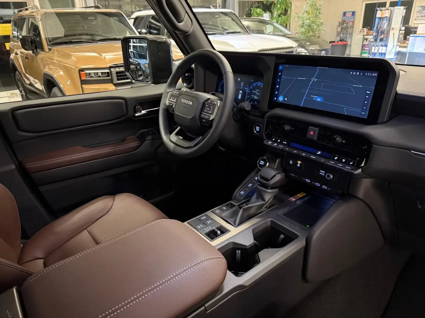 Toyota LC 250 - EXECUTIVE-360 KAMERA-COOL BOX-LED