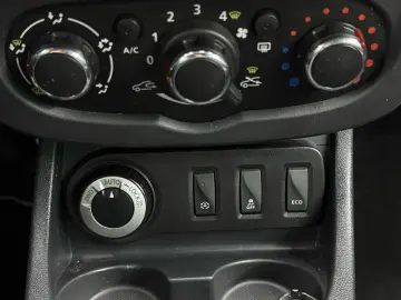 DACIA DUSTER 1.2 Benzina, 4×4, Navigatie, An 2016