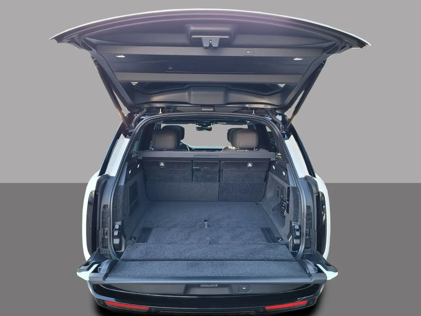 Range Rover P550E AUTOBIOGRAPHY SHADOW GAR2028