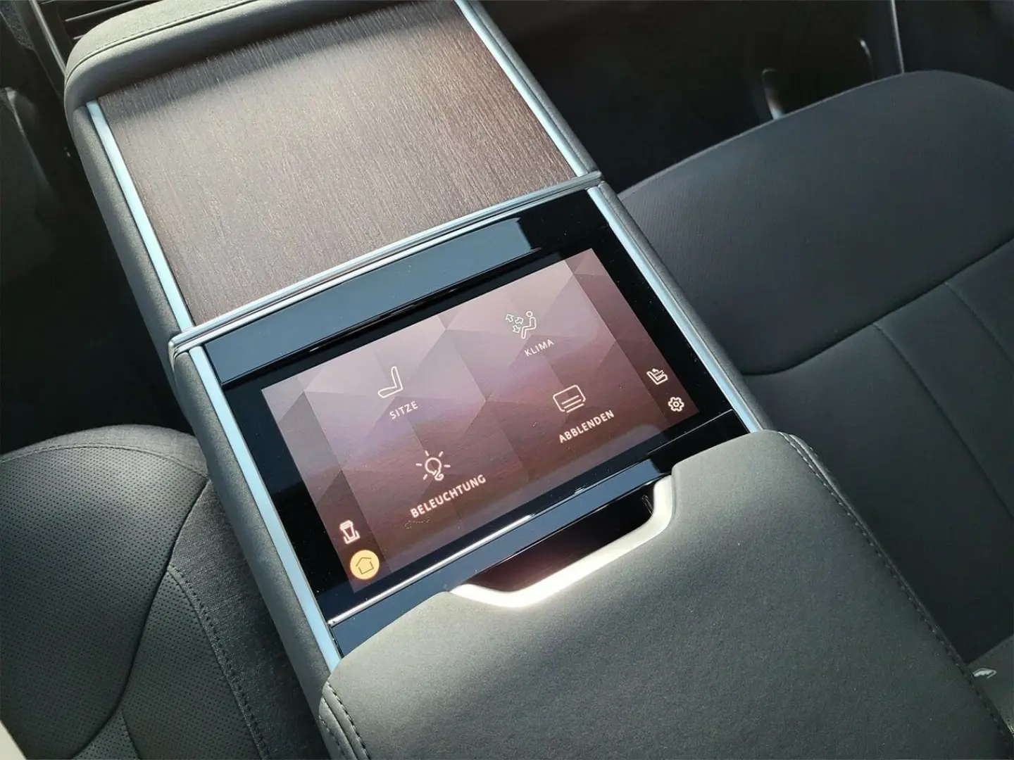 Range Rover P550E AUTOBIOGRAPHY SHADOW GAR2028