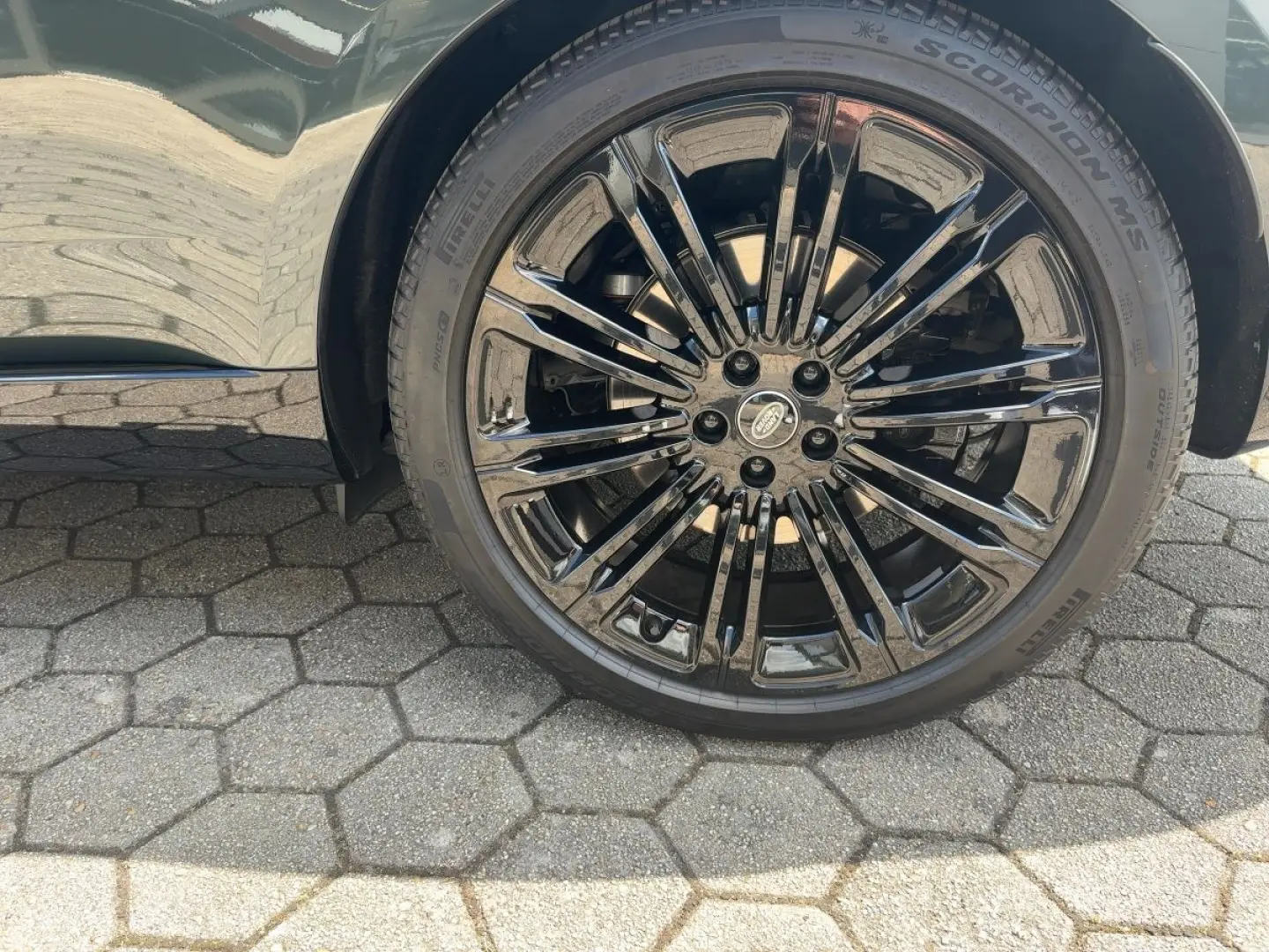 Range Rover D300 HSE (SWB) 23 Zoll, Massage Pano