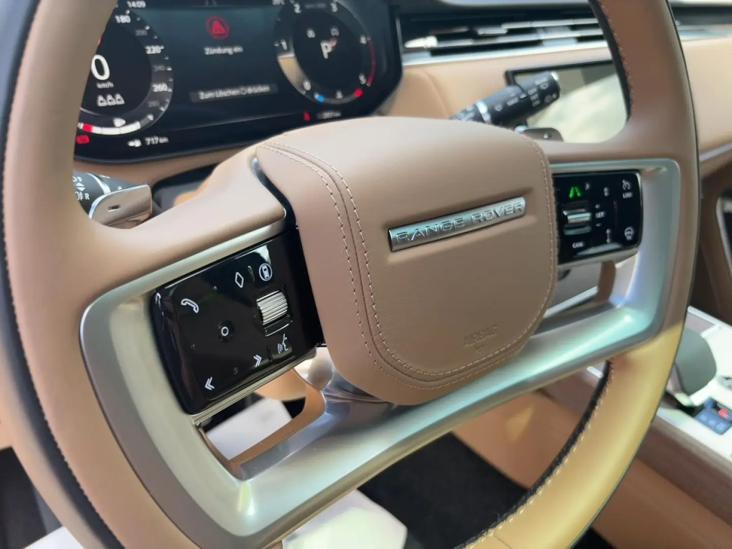 Range Rover D300 HSE (SWB) 23 Zoll, Massage Pano