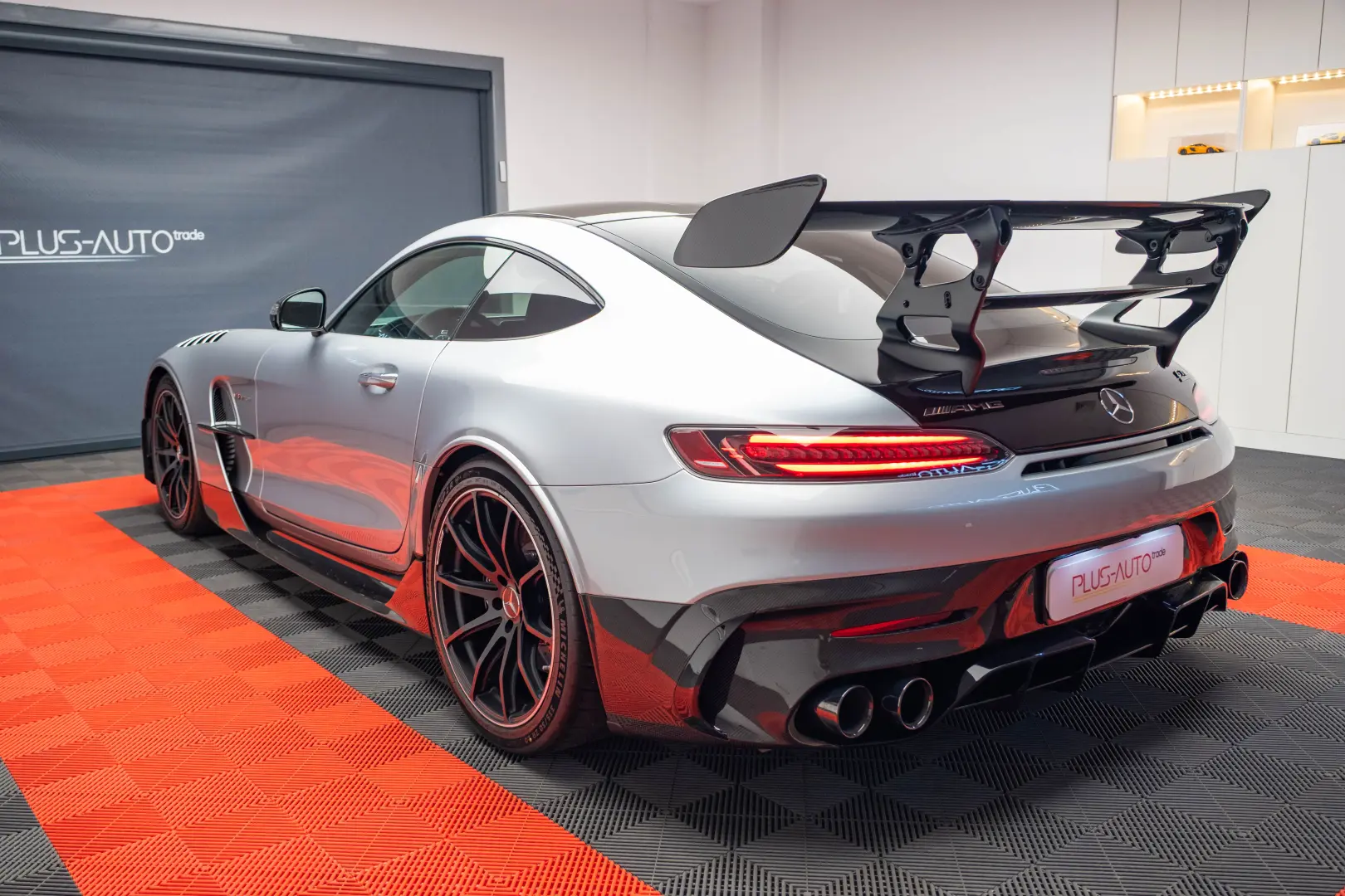 2023 Mercedes-Benz AMG GT Black Series 200km