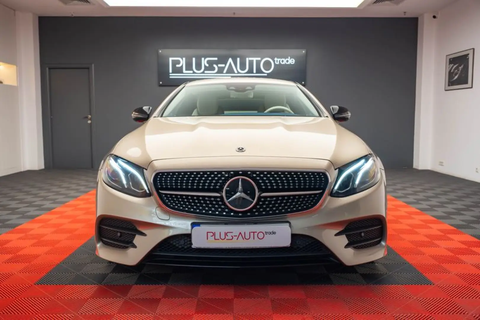 Mercedes Benz E 200 4Matic Coupe