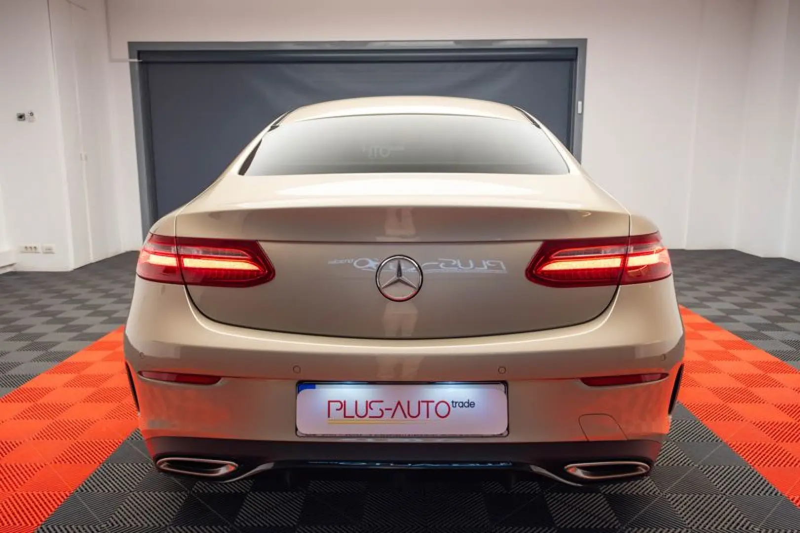 Mercedes Benz E 200 4Matic Coupe