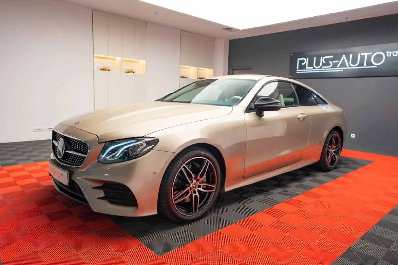 Mercedes Benz E 200 4Matic Coupe
