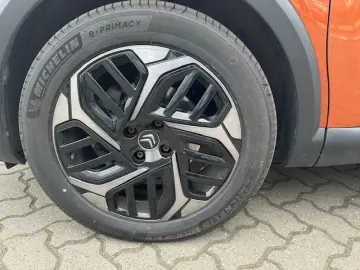 C4 Shine PureTech 130 EAT8 mit Pano-Dach