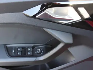A1 allstreet 35 TFSI S tronic LED ACC ASI SpSi S