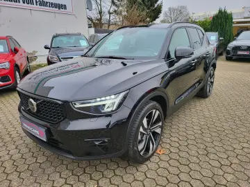 XC 40  Plus Dark Harman Kardon Pano Navi ACC